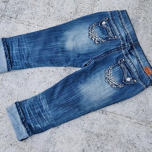 Almost Famous Women Shorts Ripped Blue Denim Jeans Capri Short Size 13 - Picture 3 of 9